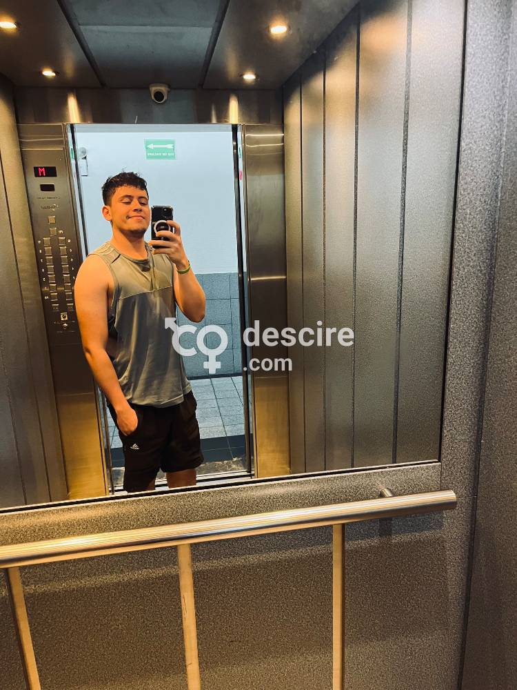 Mucho gusto mi nombre es Joel - Caracas - Venezuela