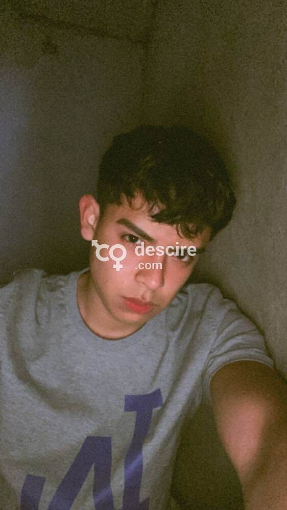 Soy Daniel chico presta servicios como acompañante PROMO DEL DÍA para personas insatisfecha q buscan placer soy puro morbo no te quedes con las ganas - Puerto La Cruz - Venezuela