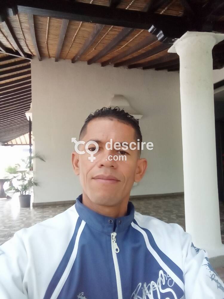 Hombre maduro disponible para Damas y Parejas - La Victoria - Venezuela