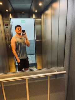 Mucho gusto mi nombre es Joel - Caracas - Venezuela